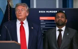 Donald Trump et le directeur du FBI, Kash Patel, lors d'une conférence de presse à la Maison Blanche à Washington, le 11 août 2025
