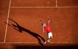 Le joueur de tennis serbe Novak Djokovic lors du match l'opposant à l'Australien Alex de Minaur lors du tournoi ATP de Monte-Carlo le 12 avril 2024.