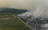 Plan aérien d'un feu de forêt dans le parc naturel des Hautes Fagnes, à Waimes, dans l'est de la Belgique, le 15 août 2026