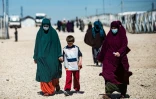 Des femmes et des enfants dans le camp Roj, dans le nord-est de la Syrie, où s'entassent des milliers de familles de combattants présumés du groupe Etat islamique, pour beaucoup étrangers, le 28 mars 2021