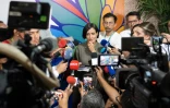 La présidente colombienne de la COP16, Susana Muhamad (c), fait une déclaration à la presse, le 31 octobre 2024 à Cali