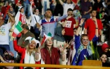 Des supportrices iraniennes assistent, sur écran géant au stade Azadi à Téhéran, au match contre le Portugal au Mondial, le 25 juin 2018