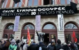 Manifestation devant la Gaîté lyrique, occupée depuis trois mois par des jeunes migrants, dont la préfecture de police a ordonné l'évacuation, le 17 mars 2025 à Paris