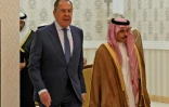Le ministre des Affaires étrangères russe Sergueï Lavrov et son homologue saoudien Faisal bin Farhan, à Ryad le 1er juin 2022, pour une réunion du Conseil de coopération du Golfe