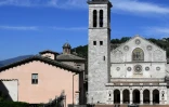 Spolète, une ville italienne d'environ 38.000 habitants inscrite en 2011 au patrimoine mondial de l'Unesco accueille en résidence tout au long de l'année des artistes de tous les continents, en particulier dans le domaine de la musique et de la danse