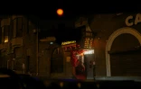 L'enseigne lumineuse du club de strip-tease "Flash Dancers", le 15 mai 2025 à Kharkiv, en Ukraine