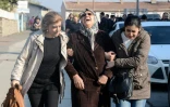 La mère de Tahir Elçi réagit après la mort de son fils, le 28 novembre 2015 à Diyarbakir, dans le sud-est de la Turquie