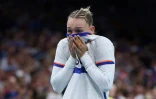 La déception de la handballeuse française Léna Grandveau après la défaite en finale des JO face à la Norvège, le 10 août 2024 Villeneuve-d'Ascq