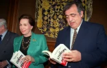Marie-France Garaud et Philippe Seguin présentent en 1992 à Paris le livre qu'ils ont co-écrit "De l'Europe en général et de la France en particulier"