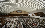 Vue générale de la salle Paul VI au Vatican où le pape François a reçu en audience des enfants de choeur venus de France, le 26 août 2022