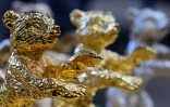 Des trophées de la Berlinale sont exposés sur le site de production de la fonderie d'art Hermann Noack à Berlin, le 15 janvier 2026