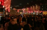 Foule sur sur les Champs Elysées, le 31 décembre 2018 à Paris