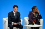 Manuel Valls et Christiane Taubira lors d'une conférence de presse à l'Elysée le 23 décembre 2015 à Paris