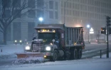Un chasse-neige le 22 janvier 2016 dans une rue de Wahington
