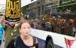 Des manifestants réclament le retour des otages retenus à Gaza, le 6 août 2025 à Tel-Aviv