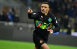 L'attaquant chilien de l'Inter Milan Alexis Sanchez, après avoir marqué contre Empoli, en Serie A, le 6 mai 2022 à San Siro