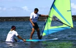 Septième journée du Réunion Wave Classic 2010 - Initiation des enfants de Ravine Blanche à la planche à voile (Photo Réunion Wave Classic)