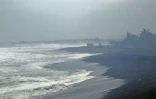 La plage de Boca de Pascuales, dans l'Etat de Colima au Mexique, le 22 octobre 2015 à l'approche de "Patricia"
