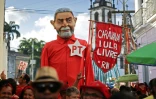 Une effigie géante de Lula dans un festival organisé par ses partisans, à Recife au Brésil, le 17 novembre 2019
