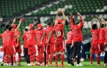 Les joueurs du Bayern Munich après leur victoire face au Werder Brême, synonyme de titre de champion d'Allemagne le 16 juin 2020 à Brême