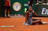 Coco Gauff submergée par l'émotion après sa balle de match victorieuse samedi en finale de Roland-Garros contre Aryna Sabalenka