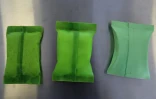 Des sacs plastiques biodégradables fabriqués à partir d'un nouveau matériau à base de jus extrait du nopal, le 31 juillet 2019 à Zapopan, au Mexique
