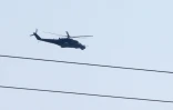 Un hélicoptère russe survole l'aéroport de Lattaquié, le 24 septembre 2015