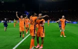 Les joueurs des Pays-Bas célèbrent leur qualification pour les demi-finales de l'Euro-2024 après leur victoire face à la Turquie (2-1), à Berlin en Allemagne, le 6 juillet 2024