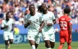 L'attaquant de la France Ousmane Dembélé (gauche) qui a marqué un triplé et le milieu Manu Koné contre la Norvège à Foxborough le 26 juin 2026

