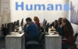 Des employés en formation, dans les bureaux de Humans in the loop, à Sofia le 15 décembre 2019