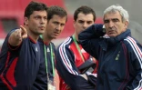 Bruno Martini avec le sélectionneur de l'équipe de France Raymond Domenech le 22 juin 2006 à l'entraînement à Cologne pendant la Coupe du monde