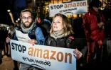 Manifestation anti-Amazon le 29 novembre 2019  devant le siège de la société à Clichy, au nord de Paris