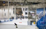 Des skieurs dans un centre de ski indoor à Lørenskog, près d'Oslo, le 5 janvier 2026
