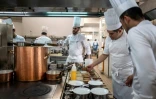 Les cuisines du restaurant "La Pyramide", le 20 mars 2025 à Vienne, en Isère