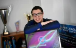 Lotfi Derradji, l'un des deux "gamers" qui représenteront l'équipe de France d'eFoot à l'Euro, le 20 mai 2020 à Villepinte, près de Paris