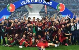 La joie des Portugais, champions d'Europe, après leur victoire, 1-0 (a.p) face à la France, en finale de l'Euro, le 10 juillet 2016 au Stade de France à Saint-Denis