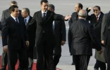 Le président syrien Bashar al-Assad accueille l'ex-président tunisien Zeyn el-Abedine ben Ali à l'aéroport de Damas, le 28 mars 2008

