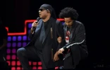 A genoux : Stevie Wonder et son fils Kwame Morris, le 23 septembre 2017 lors d'un concert du Global Citizen Festival, au Central Park de New York