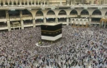Des fidèles musulmans tournent autour de la Kaaba, le 6 septembre 2016, quelques jours avant le lancement du grand pèlerinage de La Mecque
