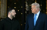 Le président ukrainien Volodymyr Zelensky (G) et le président américain Donald Trump à Mar-a-Lago, à Palm Beach (Floride), aux Etats-Unis, le 28 décembre 2025