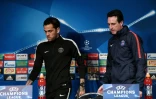 Dani Alves et l'entraîneur du PSG Unaï Emery en conférence de presse à la veille du choc contre le Real Madrid, le 5 mars 2018 au Parc des Princes