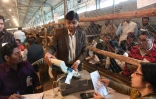 Comptage des bulletins de vote le 11 mars 2017 à Ghaziabad en Inde 