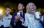 Emmanuel Macron et son épouse Brigitte Macron lors de la cérémonie de commémoration du débarquement des Alliés en Provence pendant la Seconde Guerre mondiale, à Bormes-les-Mimosas, le 19 août 2022