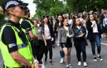 Des spectateurs arrivent 
Des spectateurs arrivent 
au concert One Love en mémoire des victimes de  l'attentat de Manchester, le 4 juin 2017 à Manchester 