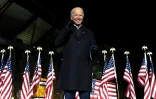 Joe Biden lors de son dernier grand meeting de campagne en "drive-in" le 2 novembre 2020 à Pittsburgh, en Pennsylvanie