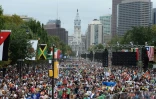 L'avenue Benjamin Franklin lors de la dernière messe du pape à Philadelphie, le 27 septembre 2015