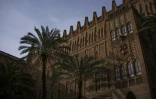 L'extérieur du Collège Sainte-Thérèse, une oeuvre de l'architecte Antoni Gaudi, le 28 janvier 2026 à Barcelone, en Espagne