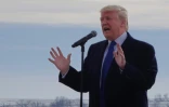 Donald Trump le 30 janvier 2016 à l'aéroport de Dubuque dans l'Iowa