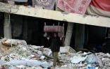 Dans les décombres laissés par 15 mois de guerre entre Israël et le Hamas,  à Jabalia dans le nord de la bande de Gaza, le 26 février 2025