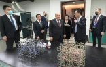 Le Premier ministre russe Mikhaïl Michoustine visite l'Institut de recherche sur la pétrochimie, filiale de Sinopec, le 23 mai 2023 à Shanghai